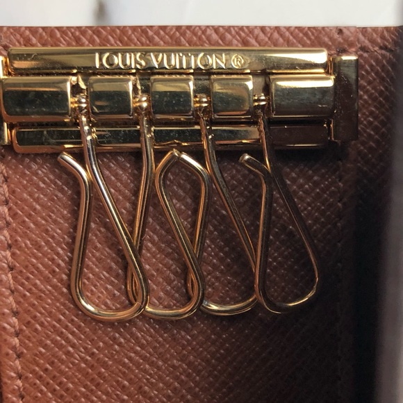 Louis Vuitton Monogram Multicles 4 Ring Key Holder - Picture 8 of 10